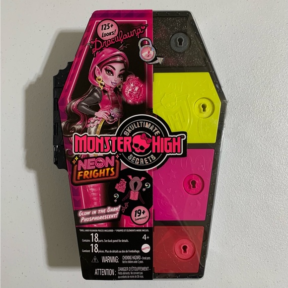 Monster High®: Skulltimate Secrets Neon Frights Draculaura™ Doll w/Locker-New - Picture 5 of 9